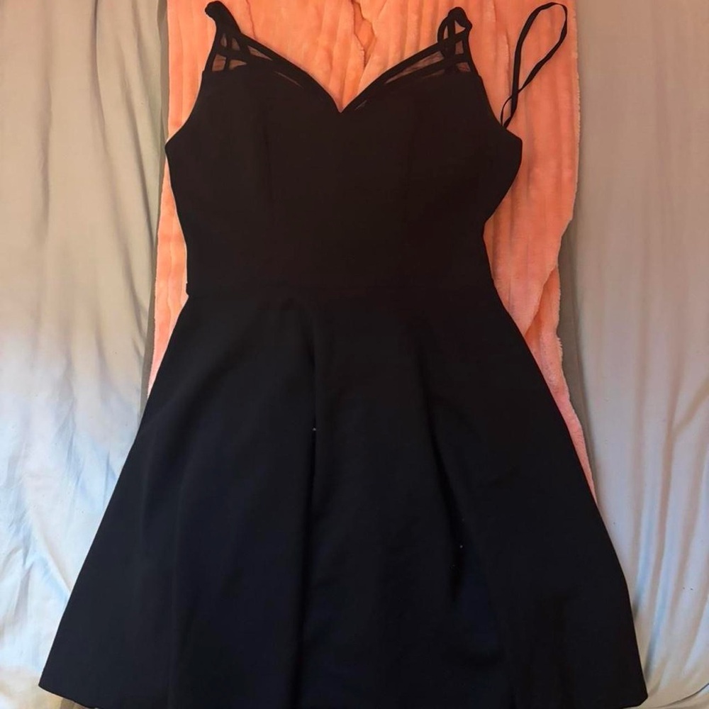 Elegant Black Sleeveless Dress